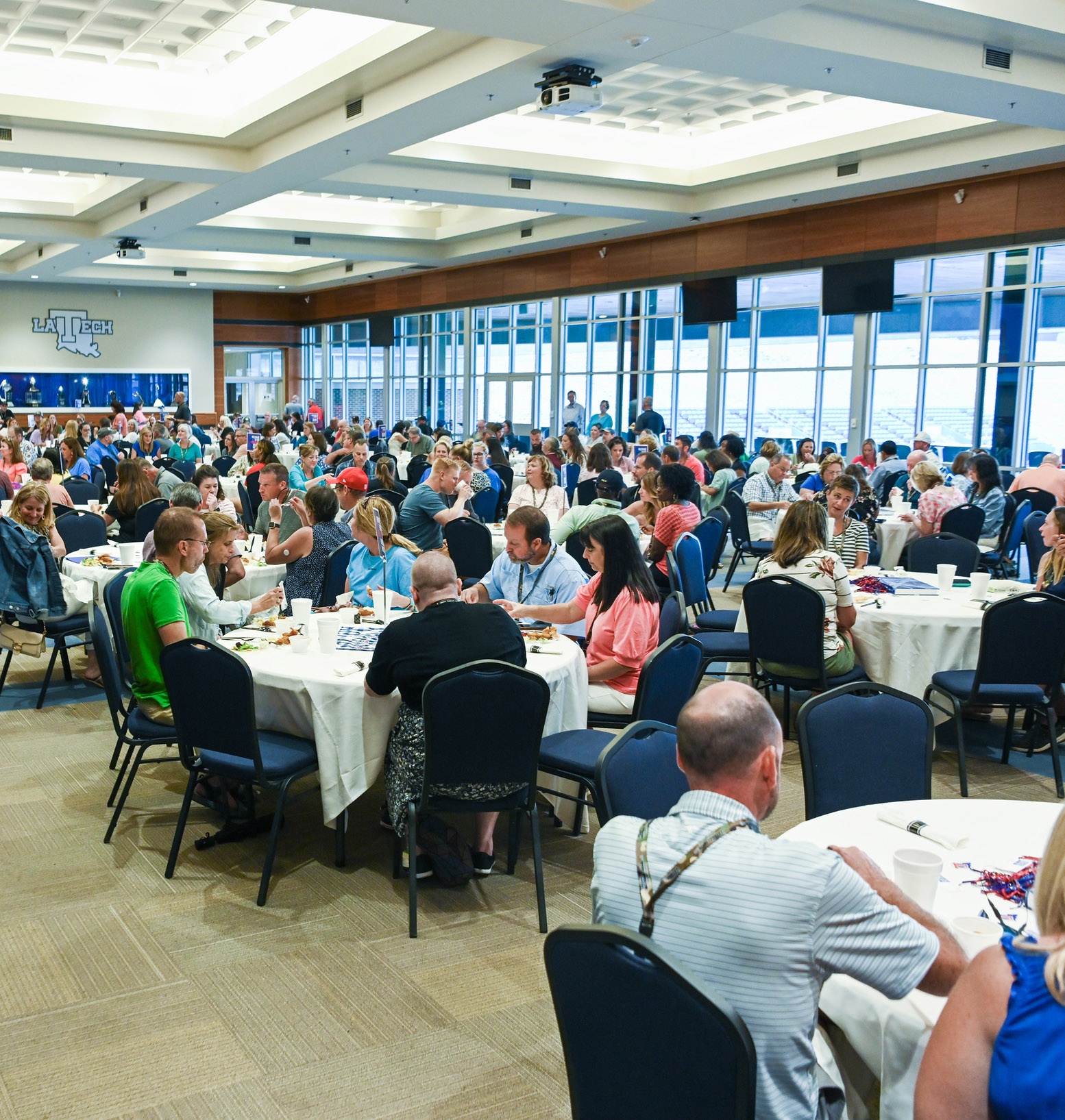 Parents of Orientation students gather for a meal